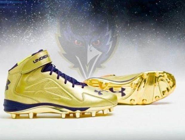 Under Armour's FW13 Gold Cleat