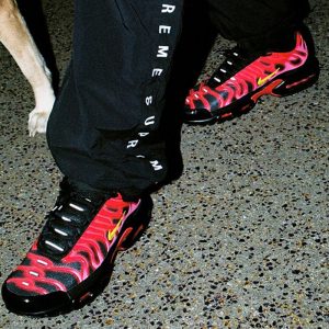 Supreme Nike Tn Air Max Plus - fekete/piros