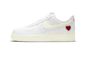 Nike's Air Force 1 "Valentine's Day"