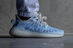 adidas YEEZY BOOST 350 V2 "Mono Ice" és "Mono Clay"