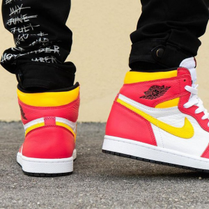 Air Jordan 1 Light Fusion Red